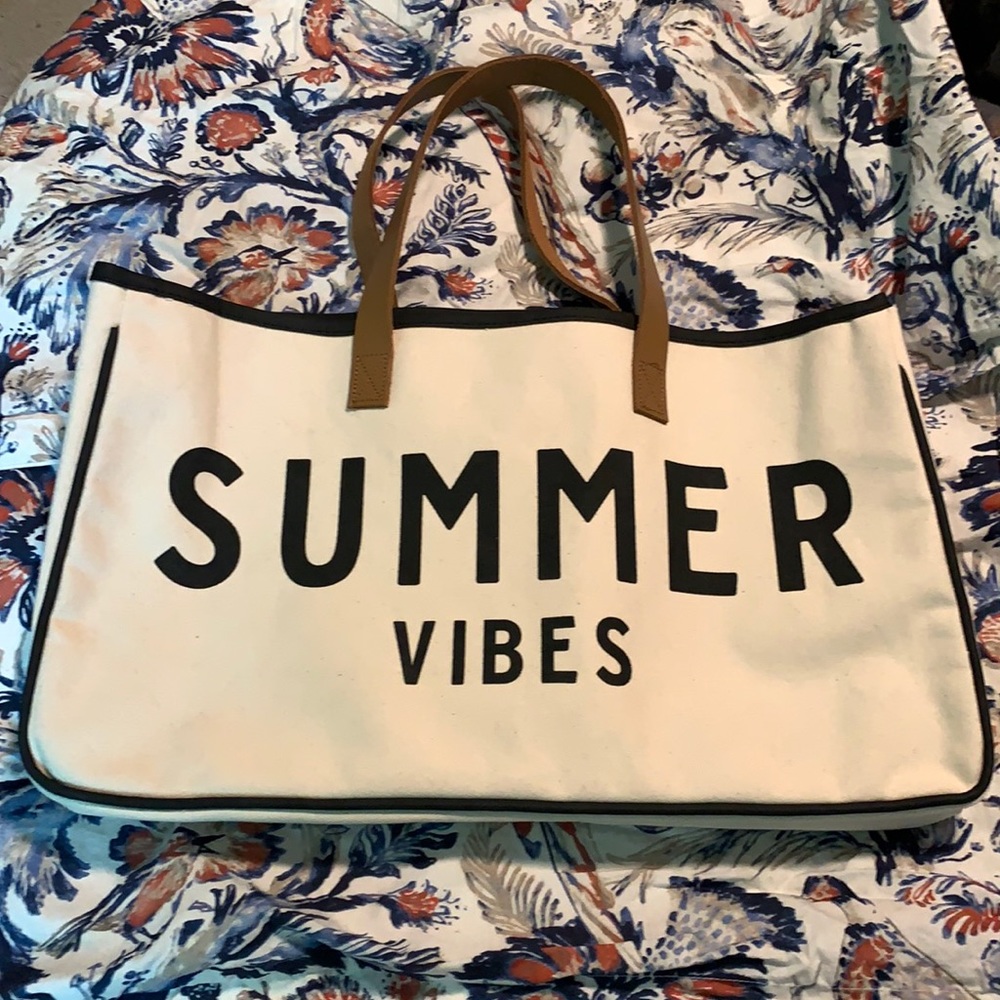 NWOT Summer Vibes canvas bag with leather straps